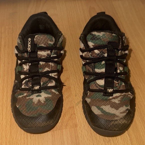 CAMOUFLAGE SLIP ON SNEAKERS - Picture 2 of 6